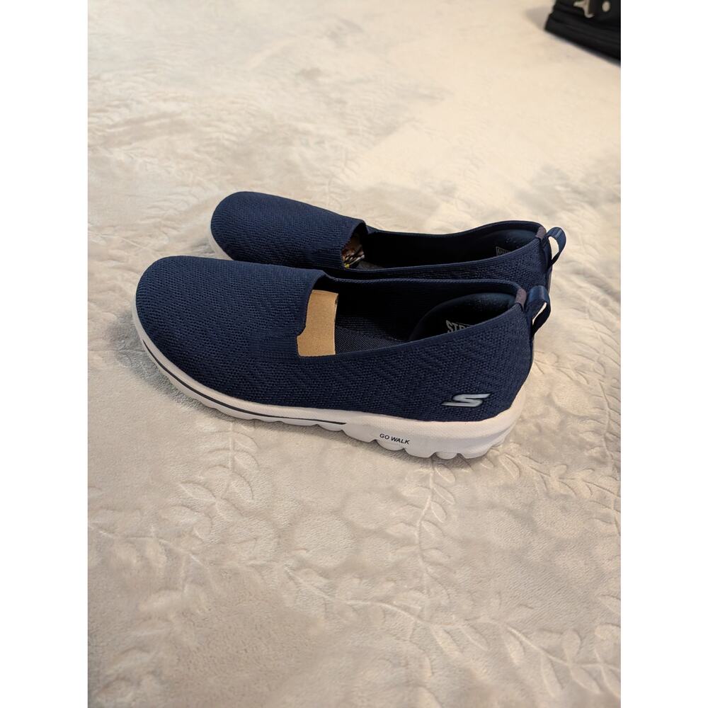 Sketchers GoWalk Stretch Fit Goga Mat Women's Size 6.5 Navy Blue